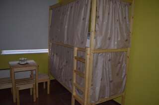 Хостелы Kaera Hostel Таллин Спальное место на двухъярусной кровати в общем номере для мужчин и женщин-3